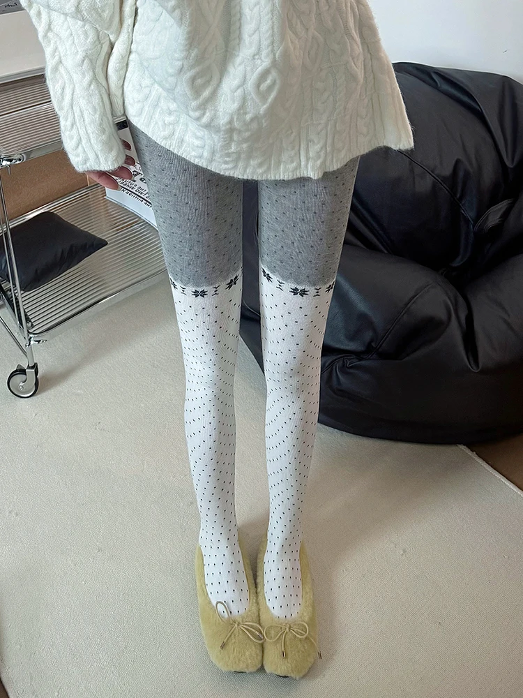 Świąteczne rajstopy w kropki z płatami śniegu damskie jesienno-zimowe legginsy w kropki patchworkowe rajstopy damskie na imprezę