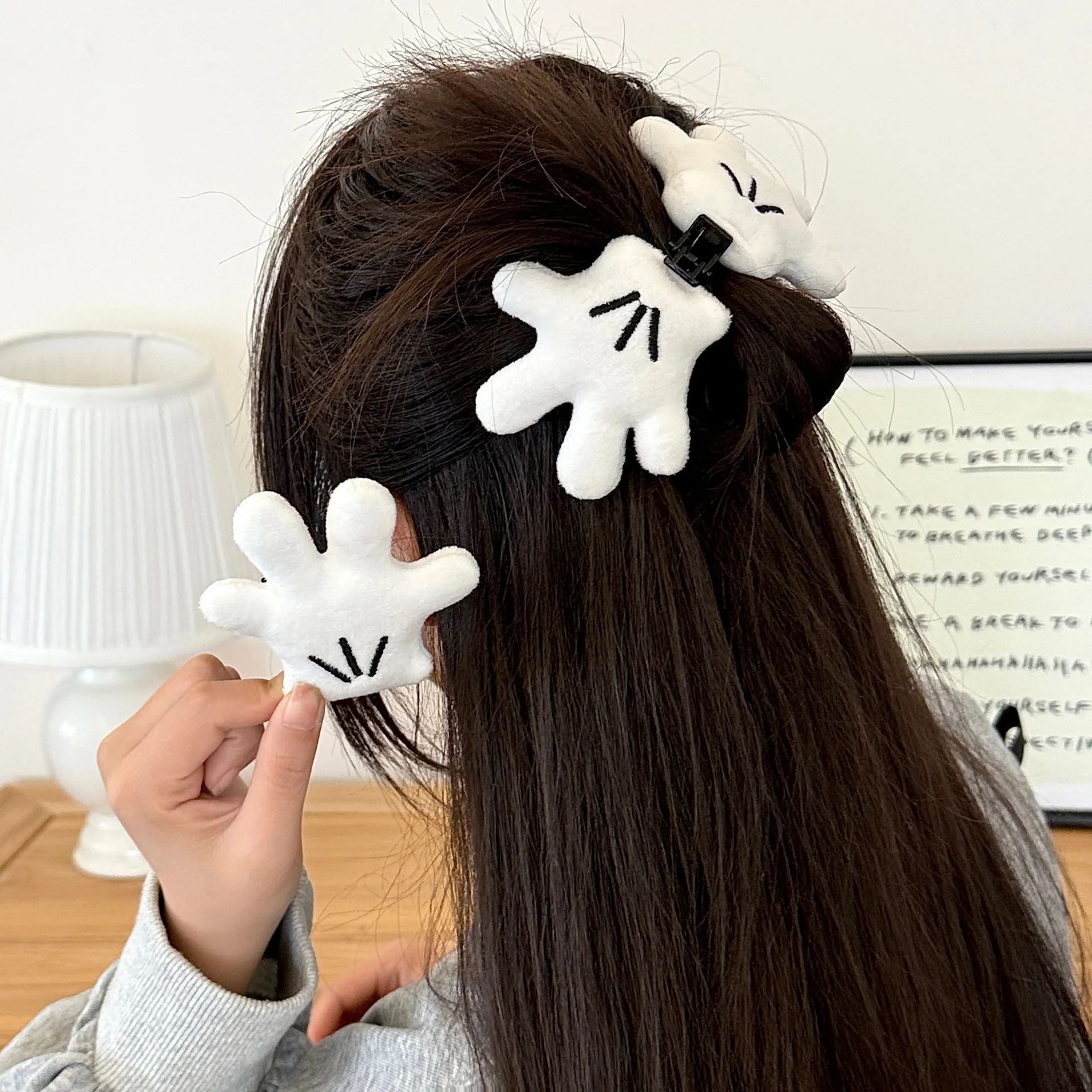 1pc cute plush small glove grab clip, three-dimensional doll hairpin palm hairpin creative hairpin girl versatile bangs clip