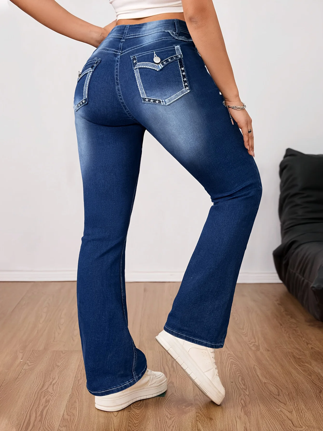 

Women's High Waist Casual Street Style Fashion Button Fly Stretchy Star Embroidered Flare Leg Jeans