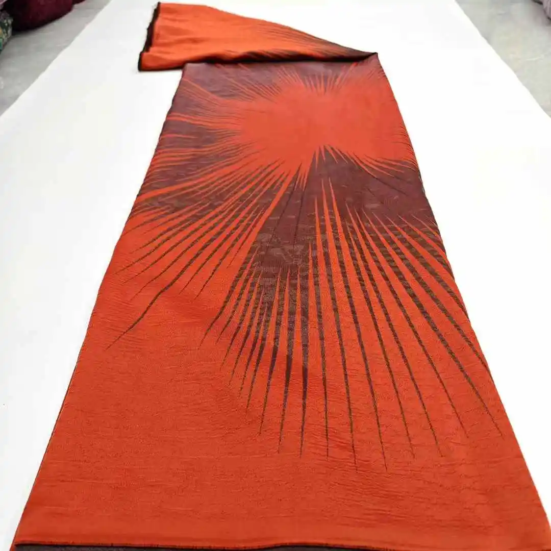 2025 Neuester schöner Brokat-Jacquard-Spitzenstoff. Neue Designs afrikanischer nigerianischer französischer Jacquard-Spitzenstoff für Hochzeitskleider