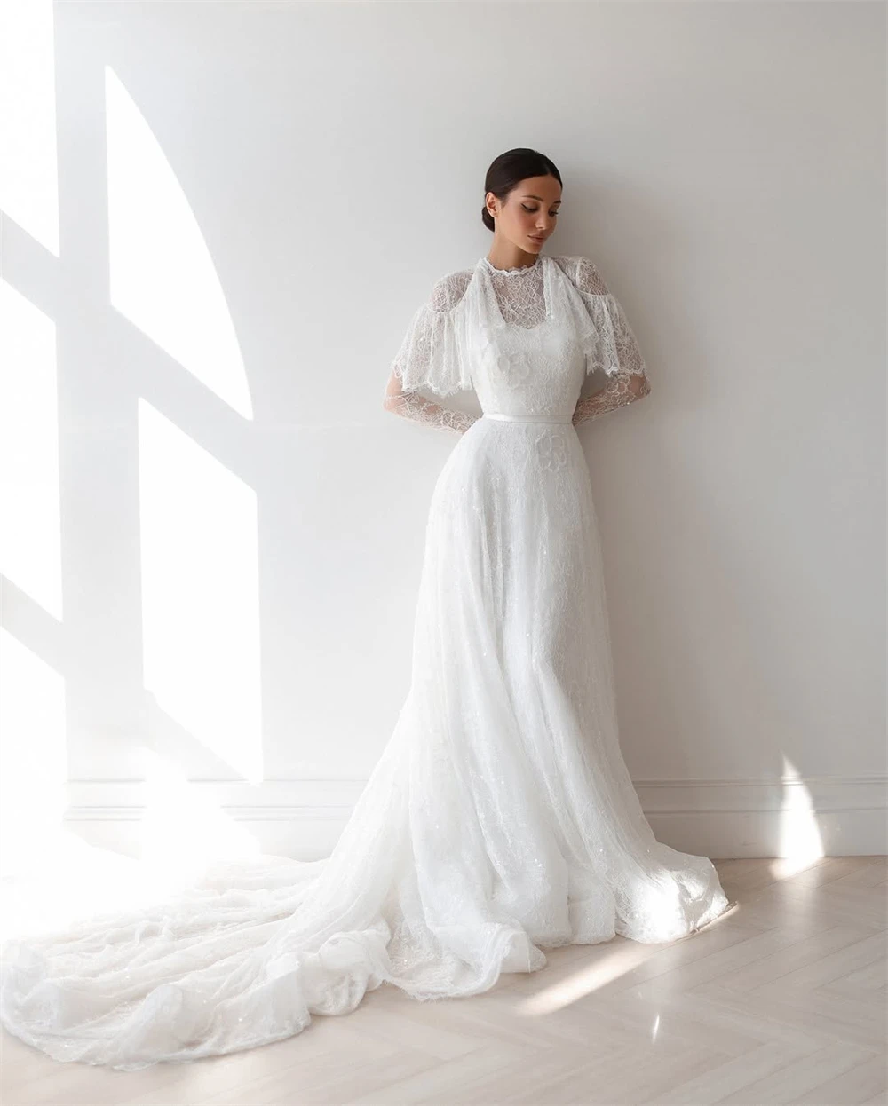 

Customized Elegant White Organza Wedding Dress Dreamy O-Neck Long Sleeves Bridal Gowns Soft A-Line Chapel Train Robe de mariée