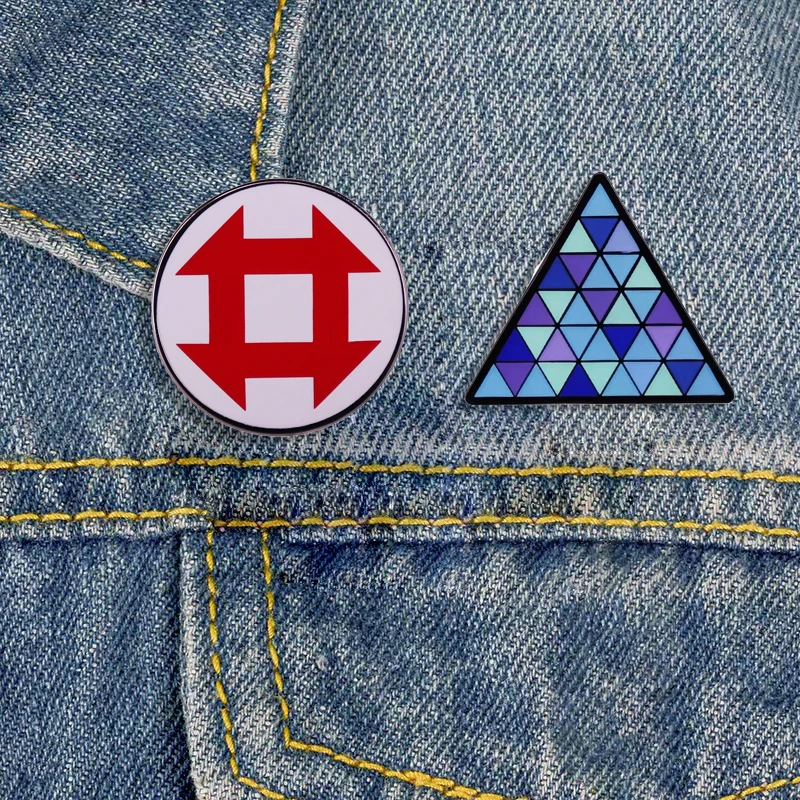 High Quality Detroit Become Human RK800 Enamel Pin Game Collection Badge Triangle Bevel Men and Women Fashion Brooch Lapel Pin