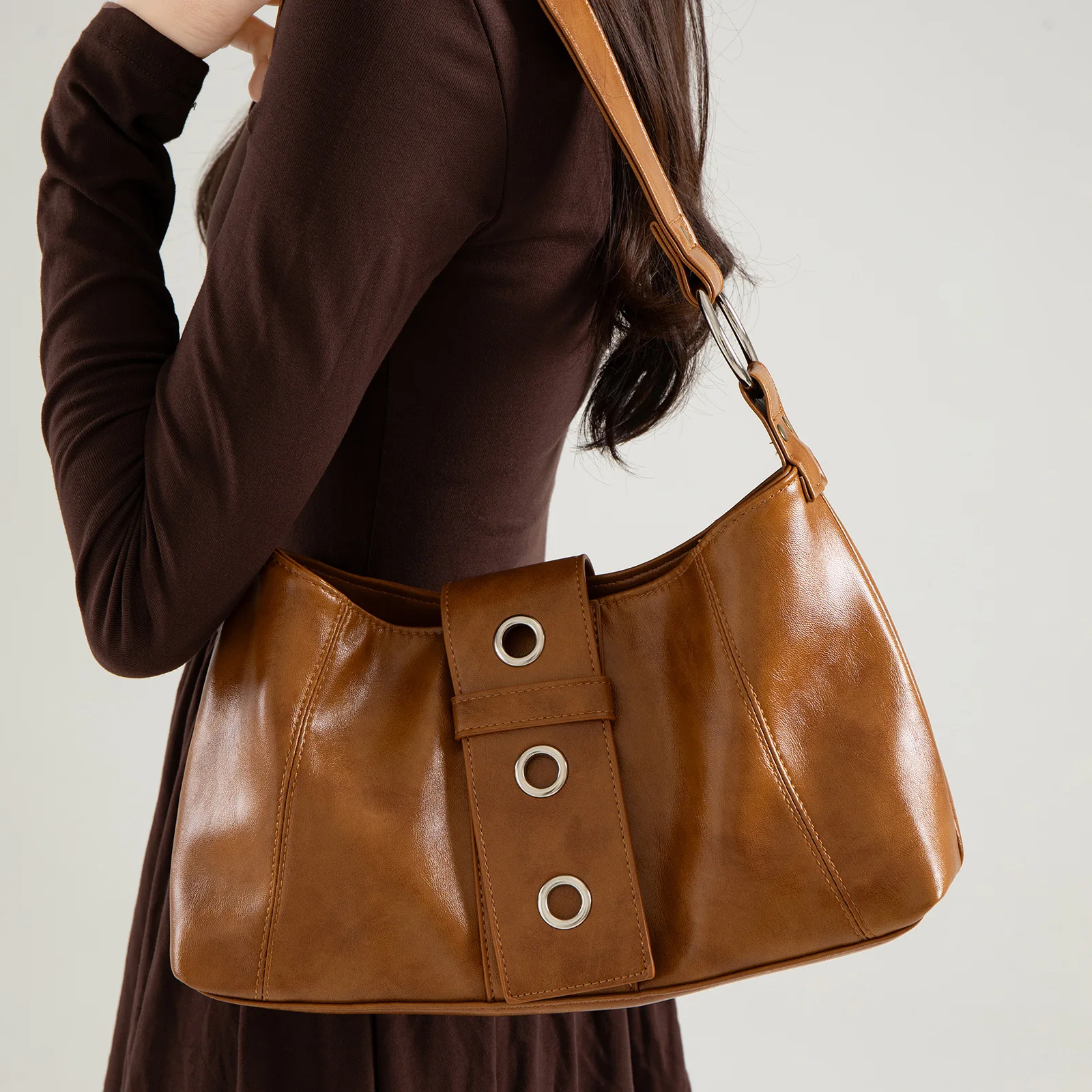 

Vintage Motorcycle Shoulder Bag Waxed Leather Tote for Women Maillard Style Autumn Winter Y2K Commuter Bag Soft Leather Purse