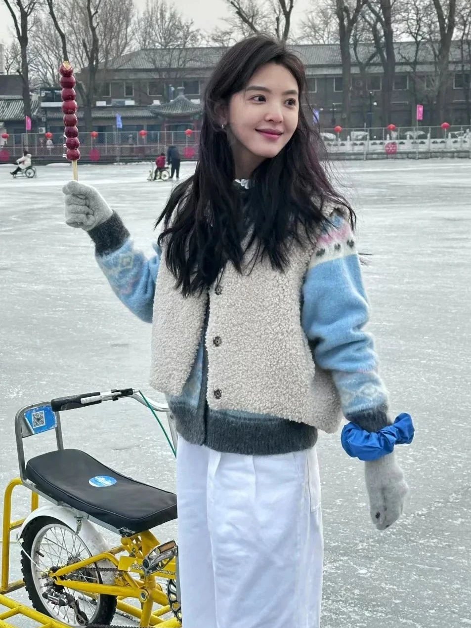 เสื้อกั๊กขนแกะนุ่มแบบหลวม คอวี สำหรับผู้หญิง เหมาะสำหรับใส่ทำงาน ผลิตจากโพลีเอสเตอร์ ให้ความอบอุ่นปานกลาง ติดกระดุมเม็ดเดียว