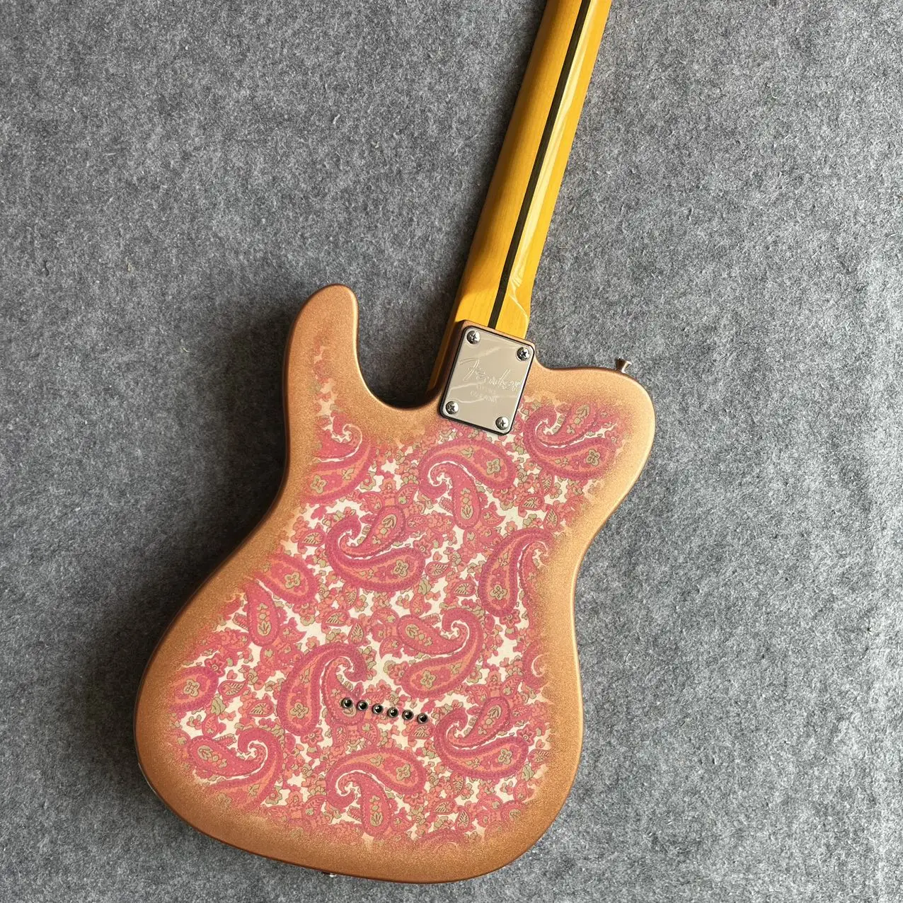 The high quality basswood Body maple neck custom 6 string Guitars the telecast-er style figure Guitar electric guitars