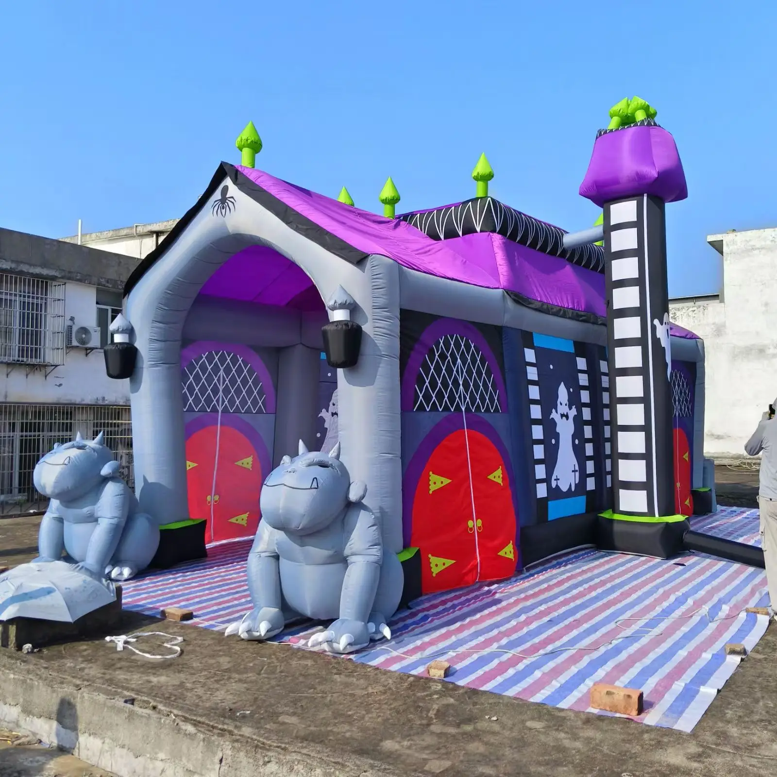Oxford Material Inflatable Halloween Haunted House Tent Customized with Air Blower Outdoor Entertainment
