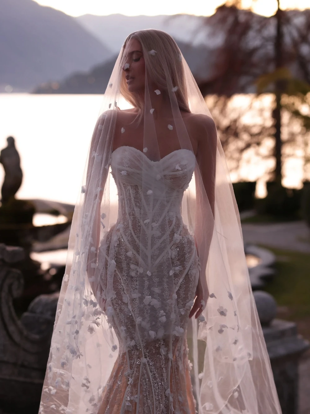 Fantasy 3D Floral Wedding Dress Slim Fit Mermaid Romantic Glitter Bridal Gown Classy Eye-catching Sweetheart Neck Bride Wear