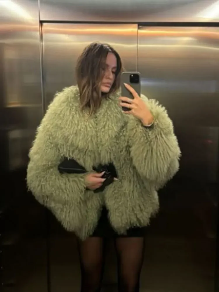 Green Lapel Women Faux Fur Coat Luxurious Long Sleeve Fluffy Cardigan Jackets 2025 Winter Lady Solid Warm Street Outwear