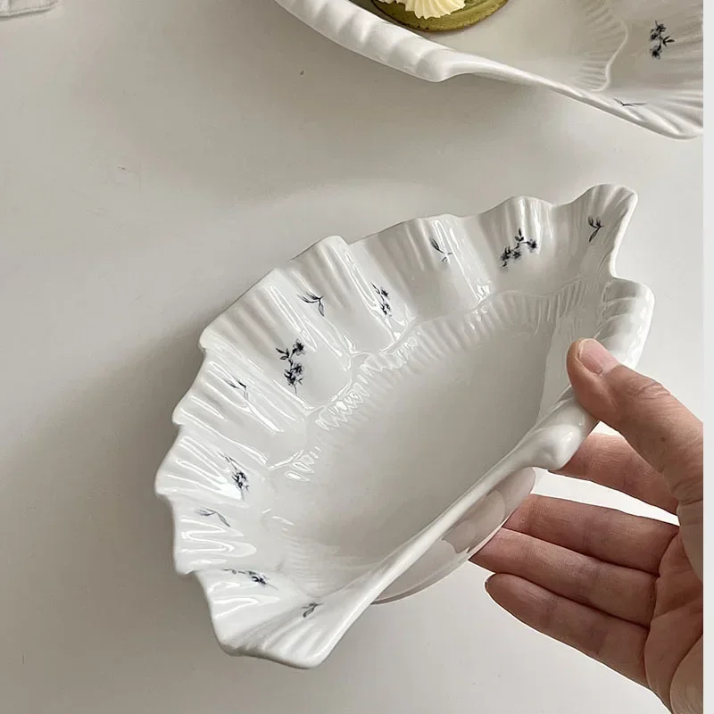 Shell shaped plates,French Floral Ceramic Shell Plate Irregular Dessert Plate Creative Jewellery Storage Tray Ornaments