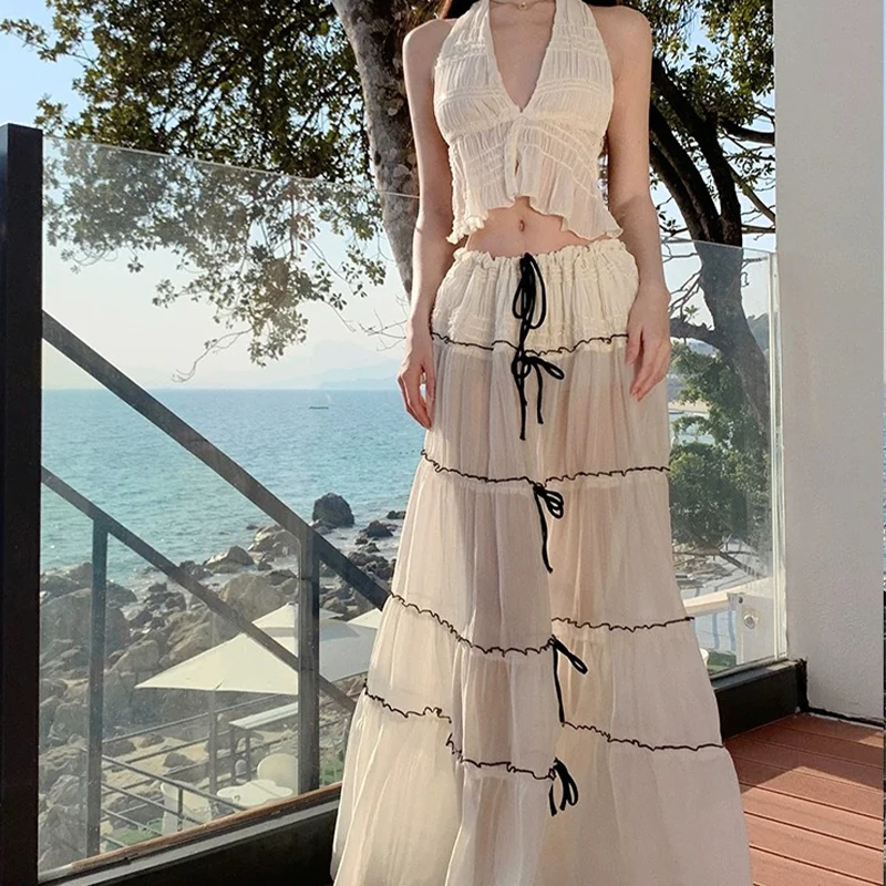 ชุดบิกินี่ลูกไม้สีดำสไตล์ฝรั่งเศส พร้อมเสื้อคลุมโครเชต์แบบผูกคอ ชุดว่ายน้ำเซ็กซี่สำหรับวันพักผ่อนที่ชายหาดซานย่า ประเทศไทย