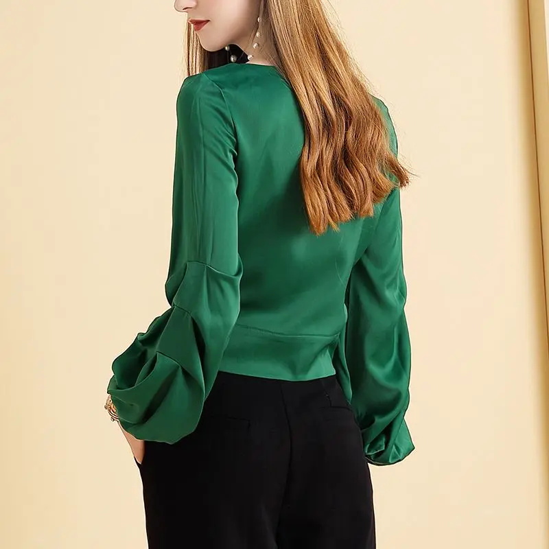 Spring New Green Lantern Sleeve Shirt Women Solid O- Neck Design Feeling Small Folds Drawstring Fashion Pullover Long Sleeve Top