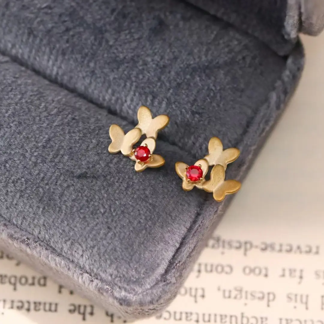 معتمد 9K الذهب الحقيقي الطبيعي روبي 0.15ct فراشة الأذن مربط Pegion لون الدم الأحمر الأحجار الكريمة أقراط الراقية مجوهرات الخالدة