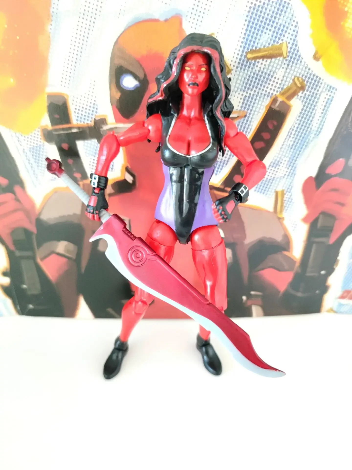Marvel Legends Super Hero Red Hulkettes Hit Monkey Series 6