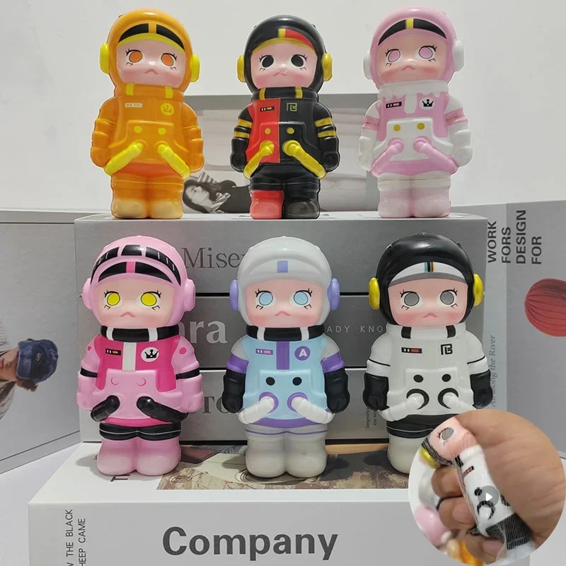 Figuras de Anime de la muñeca espacial para niños, juguete de descompresión al azar, alivio del estrés, Squishy MOLLY, pellizcos de mano, curación, 1 piezas, 2024 Accesorios