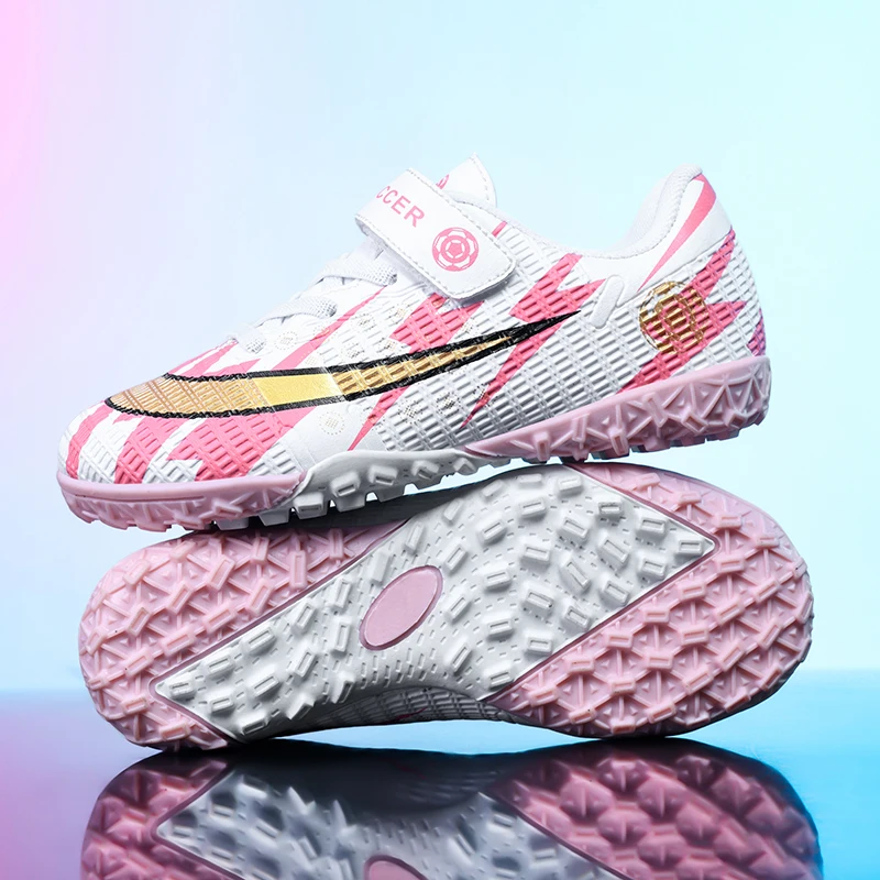

Hot Selling Autumn Lightweight and Soft Childrens Football Shoes Wear-resistant Sports Shoes and Training Cushioning Nail Shoes