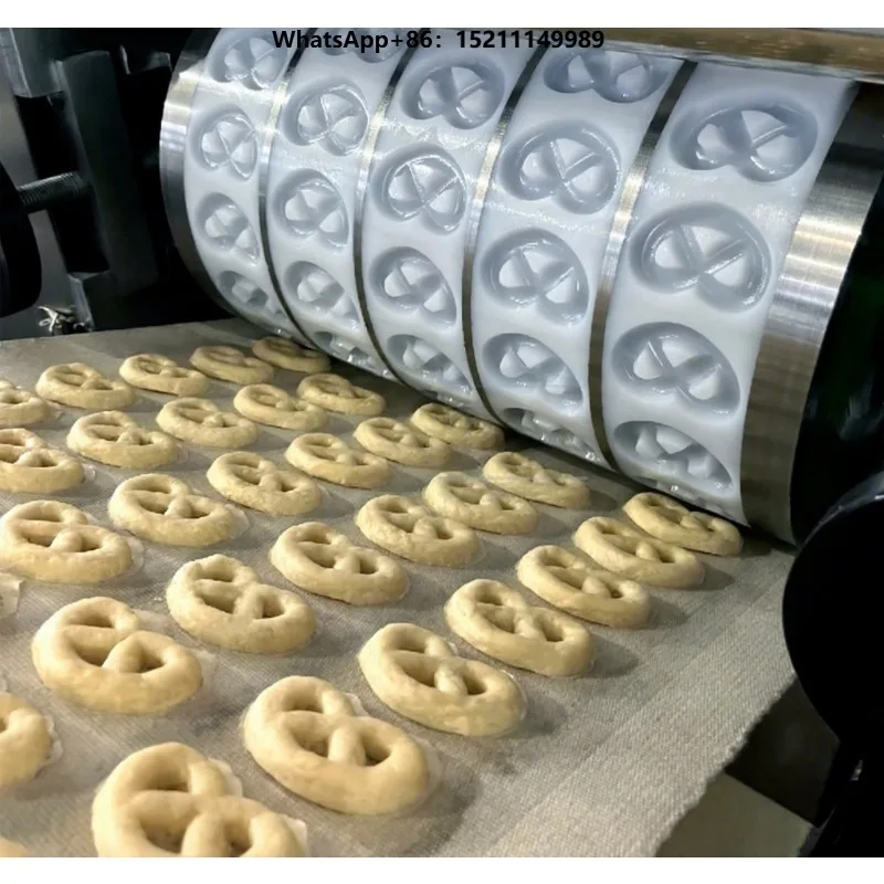 Automatic Rotating  Sweet Cake Mold