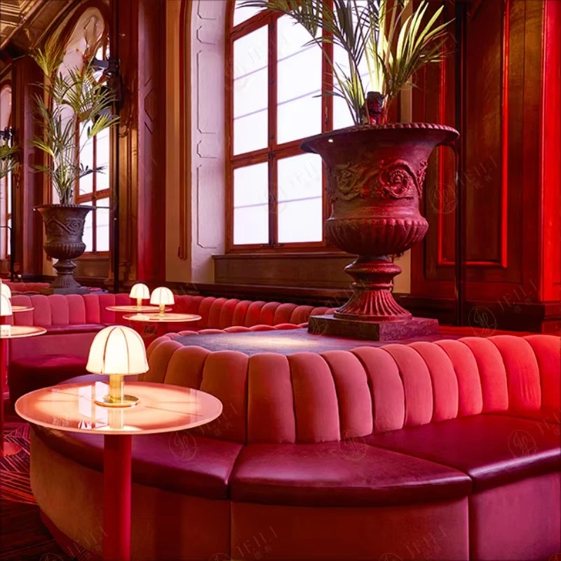 طاولة وكراسي فاخرة بتصميم كلاس - مراجعة Interior Design Of Cafe وسعره