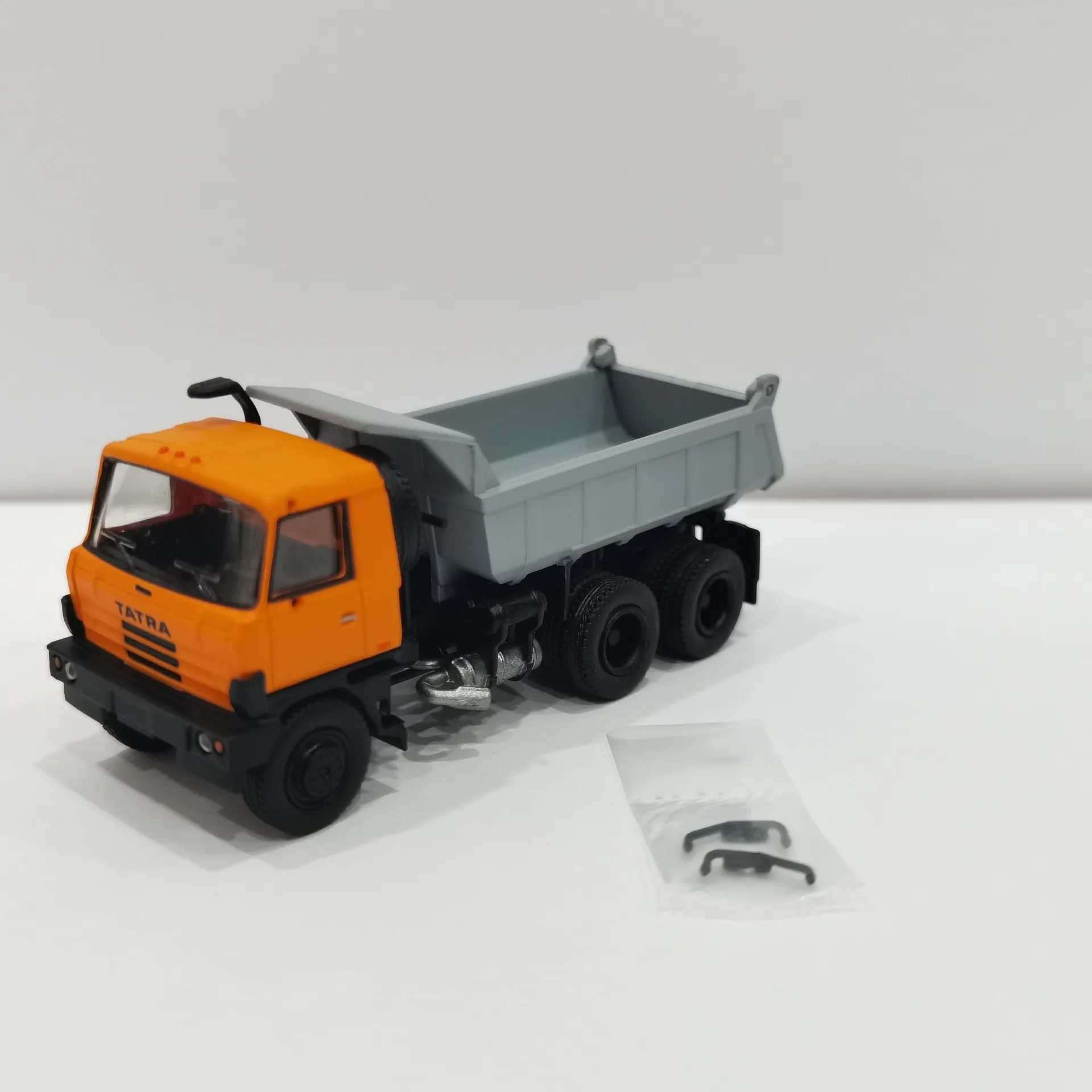 Diecast BREKINA HO 1/87 Schaal Tatra 815 Kipper Te Drag Dump Truck Plastic Auto Model Collectible Toy Gift Souvenir Display