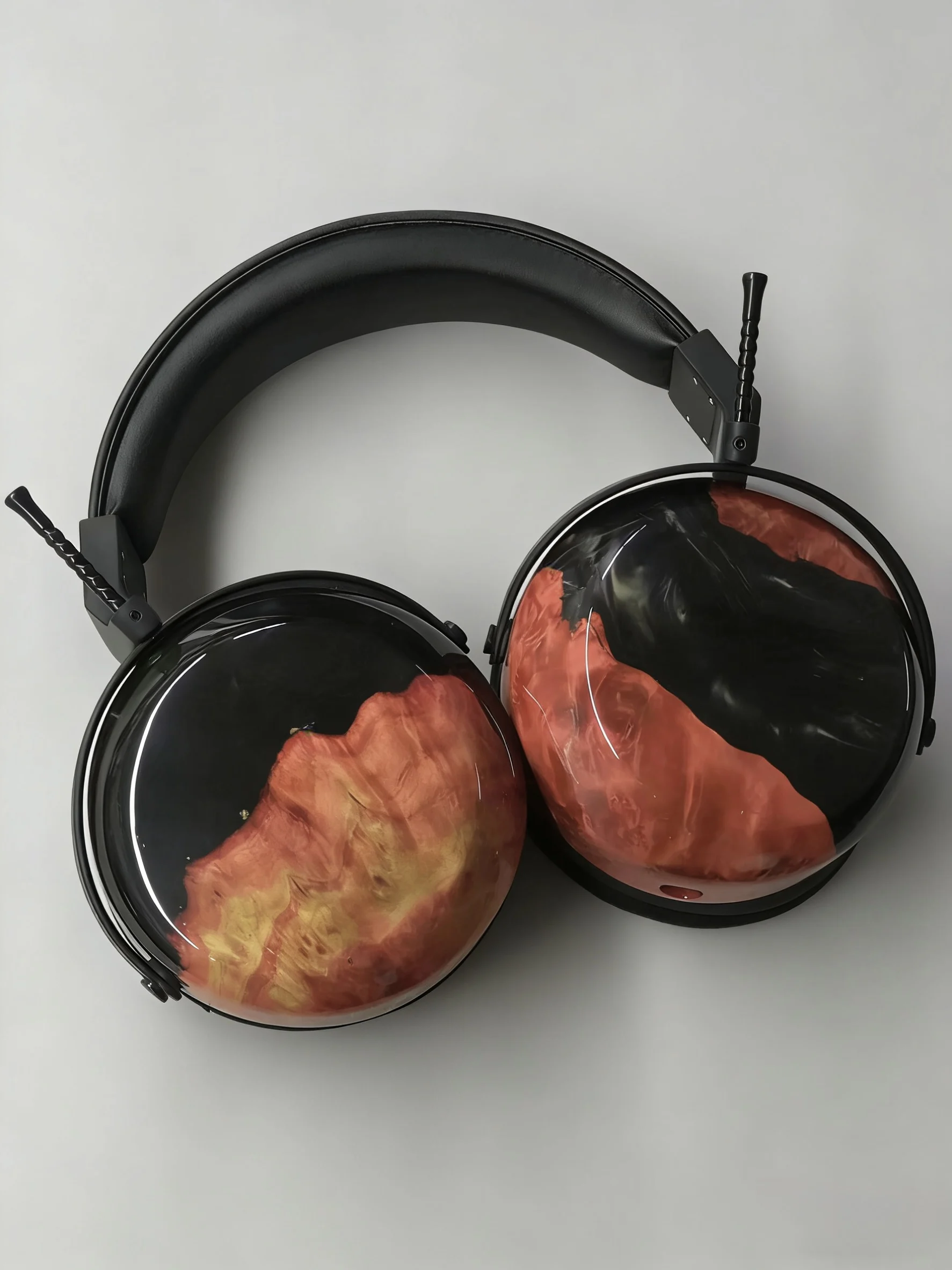 

Closed-type HiFi wired headphones, 52mm Japanese biological diaphragm, wool paper cone driver system, stable wood material
