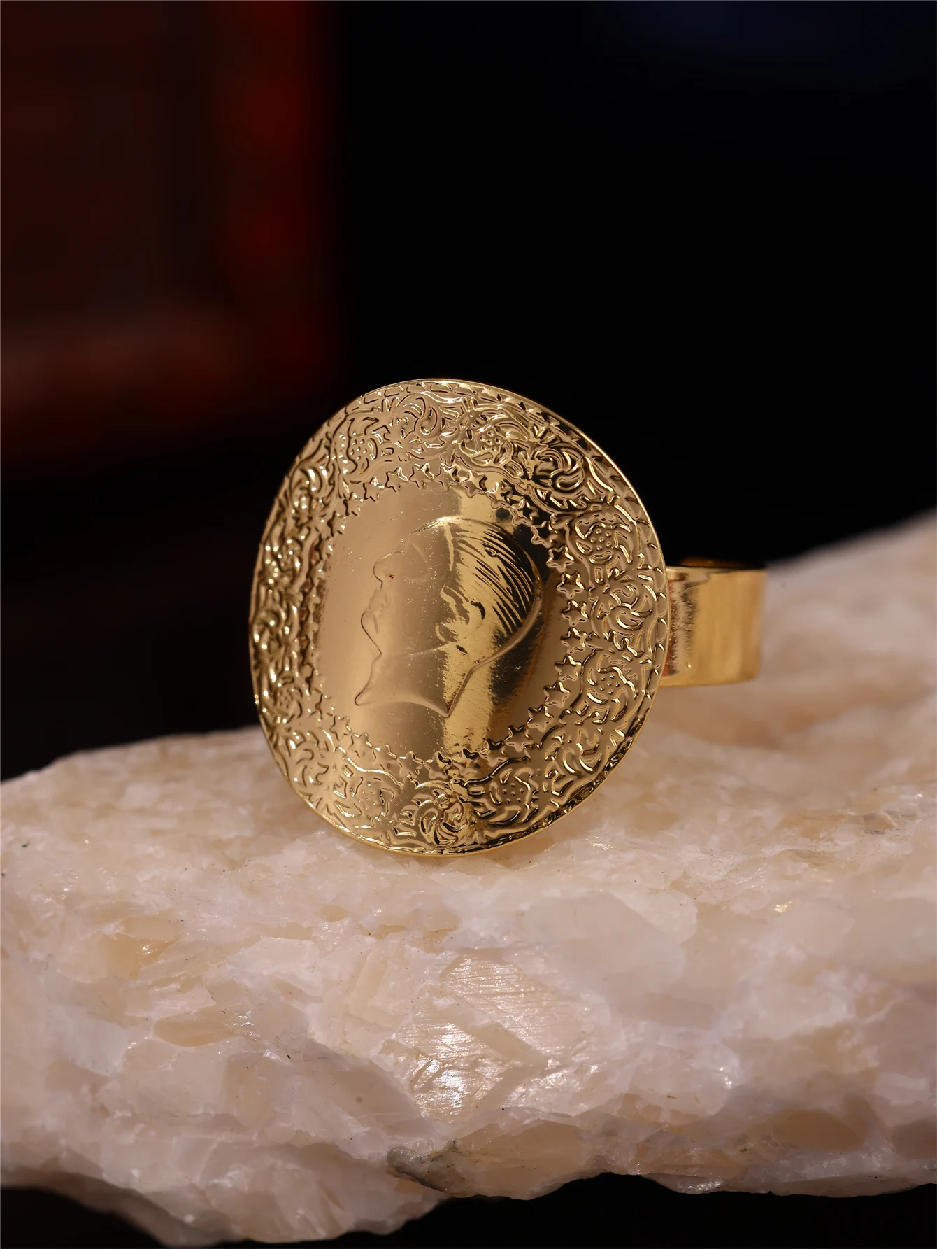 1 Piece of Vintage Women's Ring with Embossed Portrait, Surrounding Floral Filigree Carving, Moroccan Algerian Kaftan Wedding Wide Ring with Adjustable Length