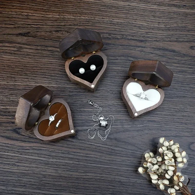 1PCS Free Engraving Name Love Heart Shaped Walnut Wood Ring Box For Wedding Ceremony Jewelry Box Storage Proposal Wedding Gift