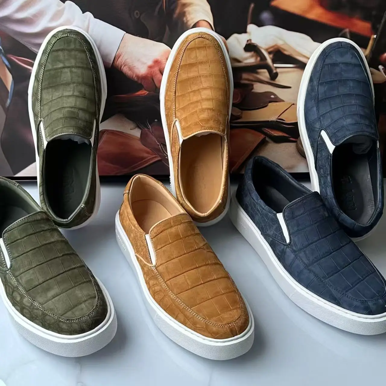 Genuine Suede crocodile skin men's leisure daily shoe with cow skin lining Flat walking Sneaker alligator leather brown blue