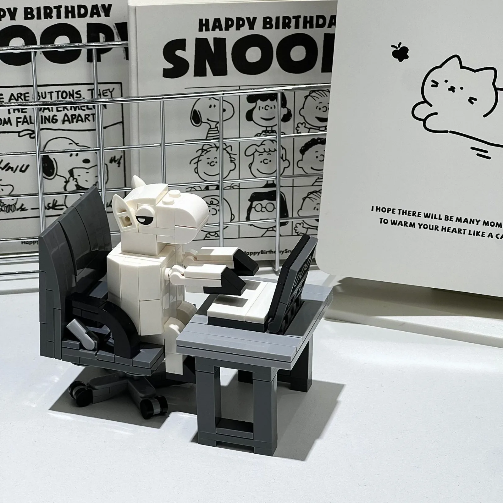 Working Ox Horse Brick Shrimp MOC Model - Funny Viral Meme DIY Building Toy for Boys & Girls