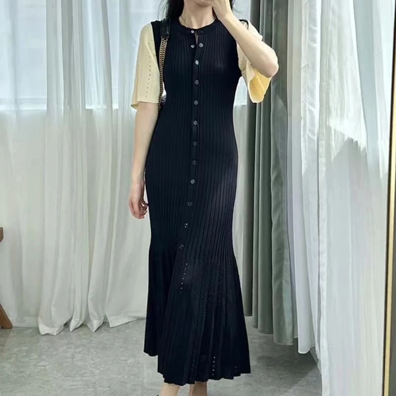 

2023 Summer New French Elegant Fragrance High-end Slimming You Smooths Your Silhouette Hollow Slimming Fish Tail Knit Dress