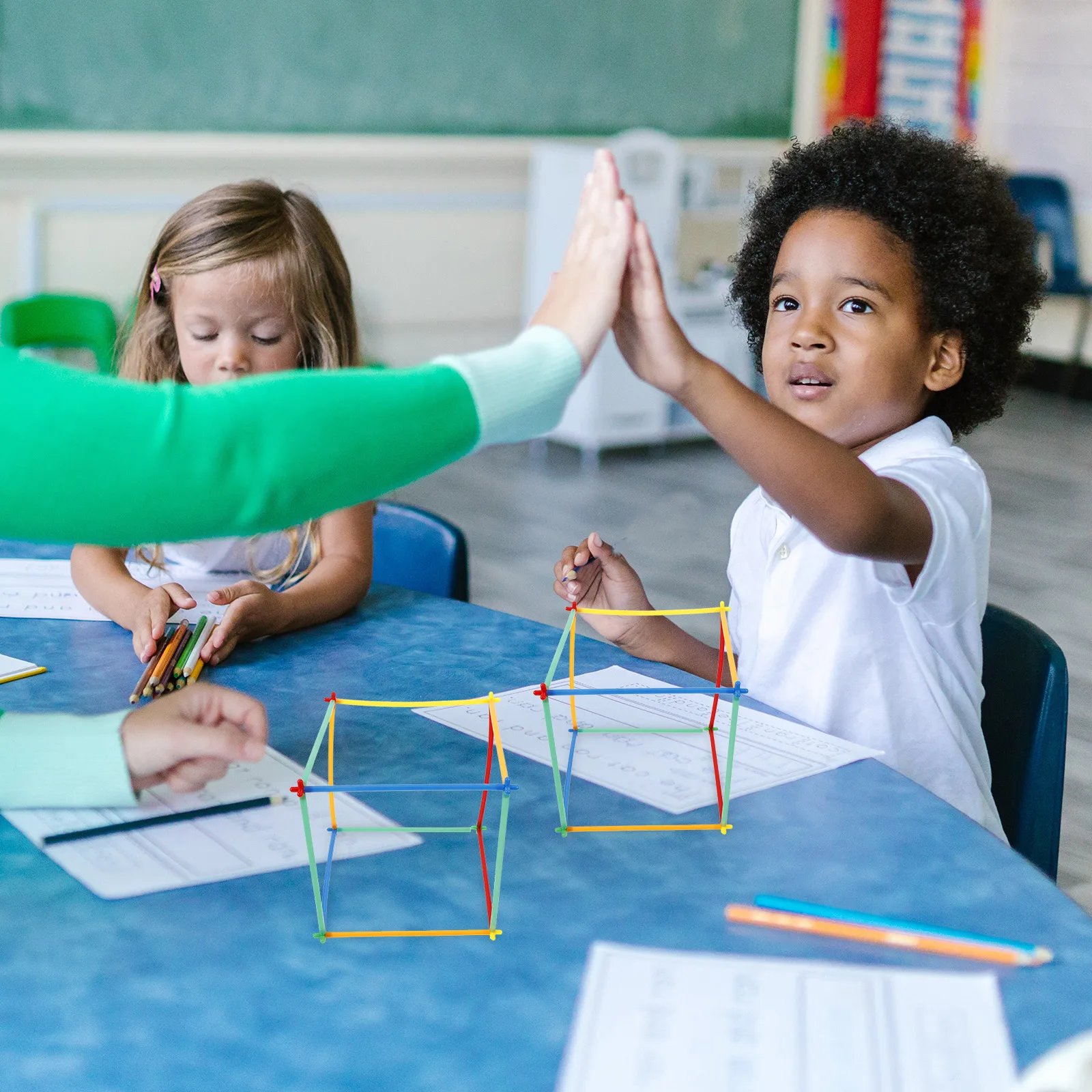 1 Zestaw Miękkich Rurki do Łączenia dla Dzieci, Edukacyjny Zestaw do Zabawy i Kreatywnego Budowania, Złączki do Rurki z Możliwością Wbudowania