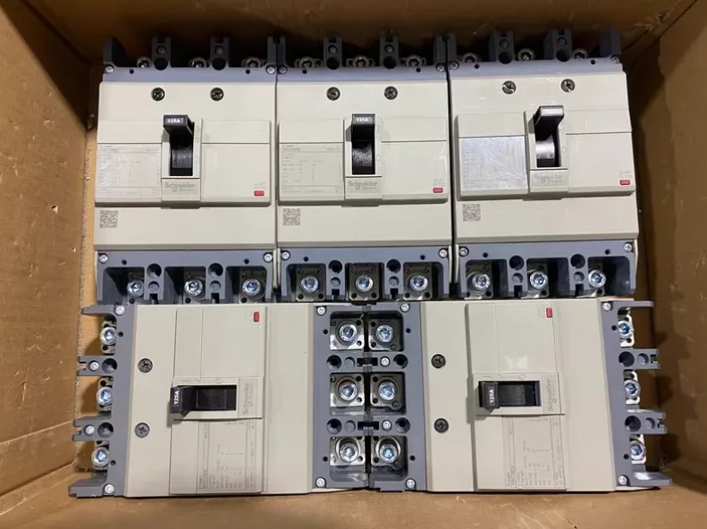 NSC160S 3P125A air switch, genuine disassembly, fineness as shown in the picture, cabinet charging, welcome to consult