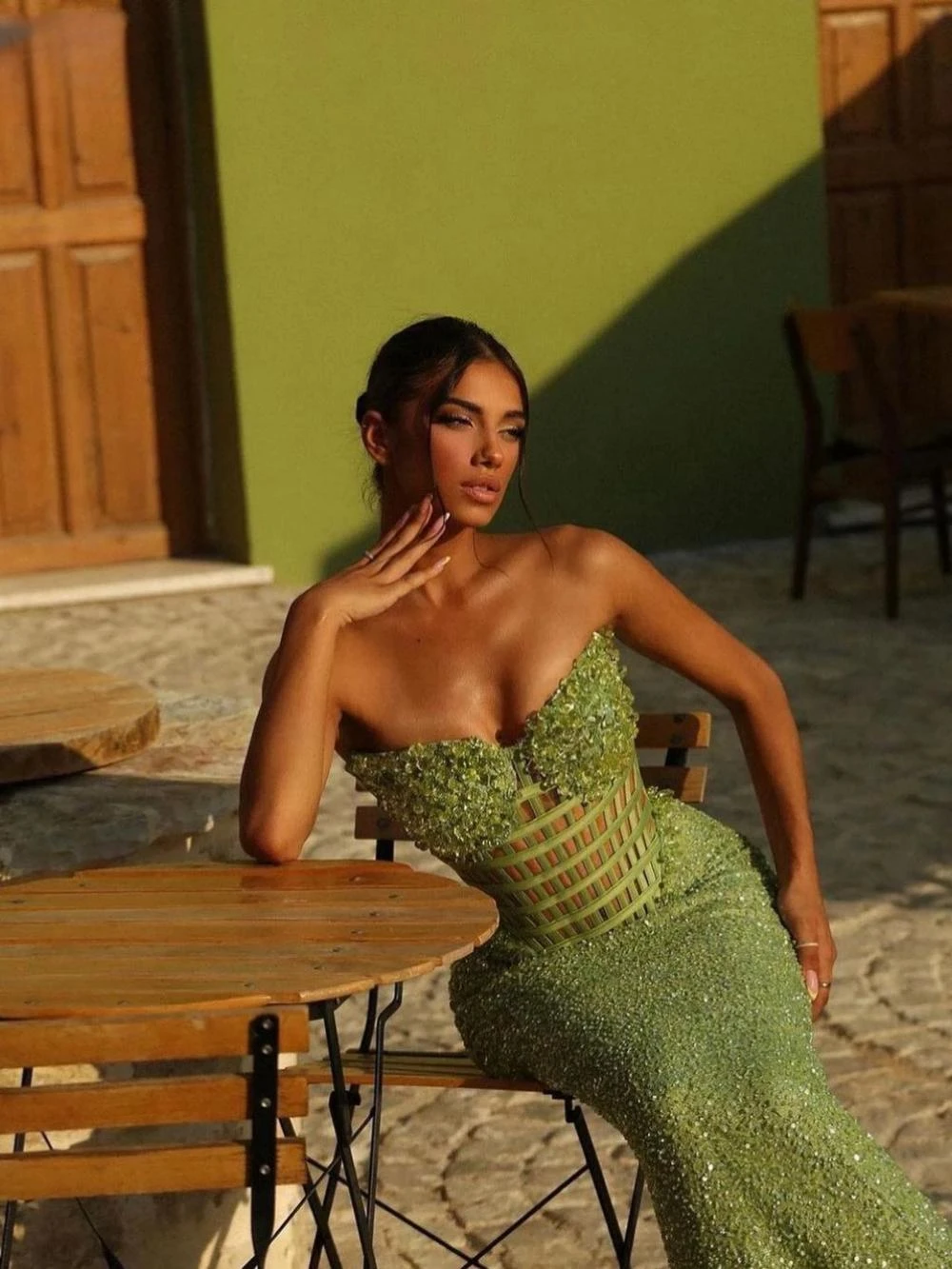 Sexy Sleeveless Backless Cocktail Dresses Sparkly Sequins Crystal Evening Dress Elegant Green Prom GownCustomized Robe De Mariée