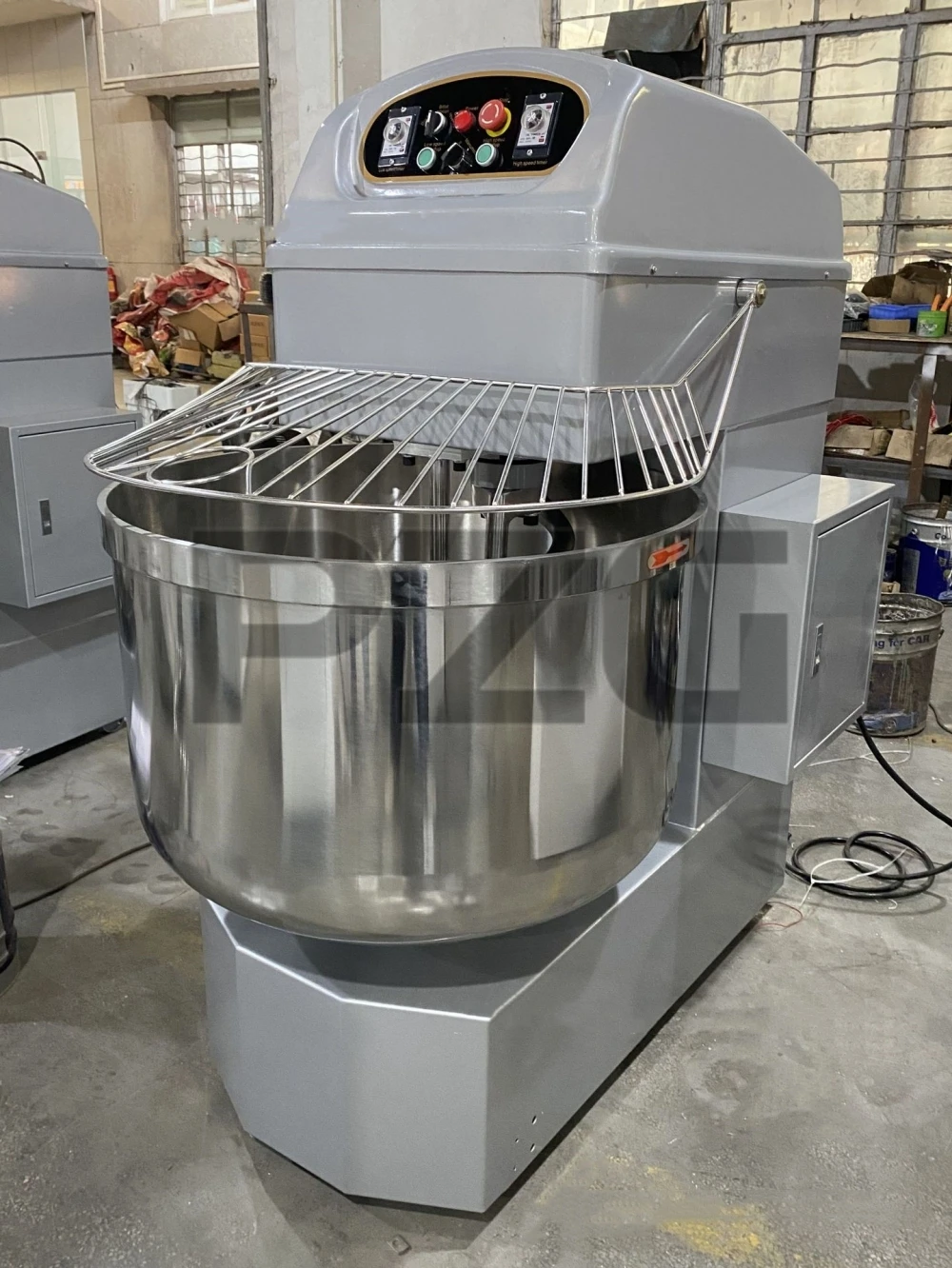 Manufacturer 260L Bakery Mixing Machine 100kg Electric Mixer Spiral Dough Kneading Mixer Machine