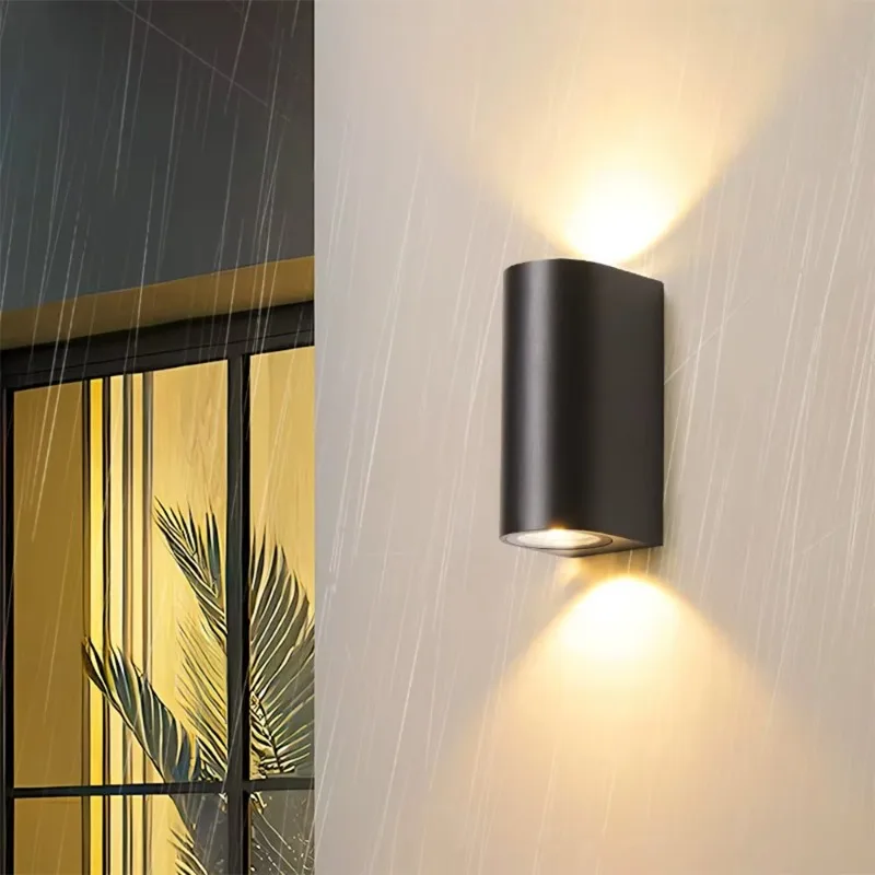 

Vintage Decoration Wall Mounted Up and Down Full Spectrum COB IP65 2 * 5W 2700K Villa Garden Light