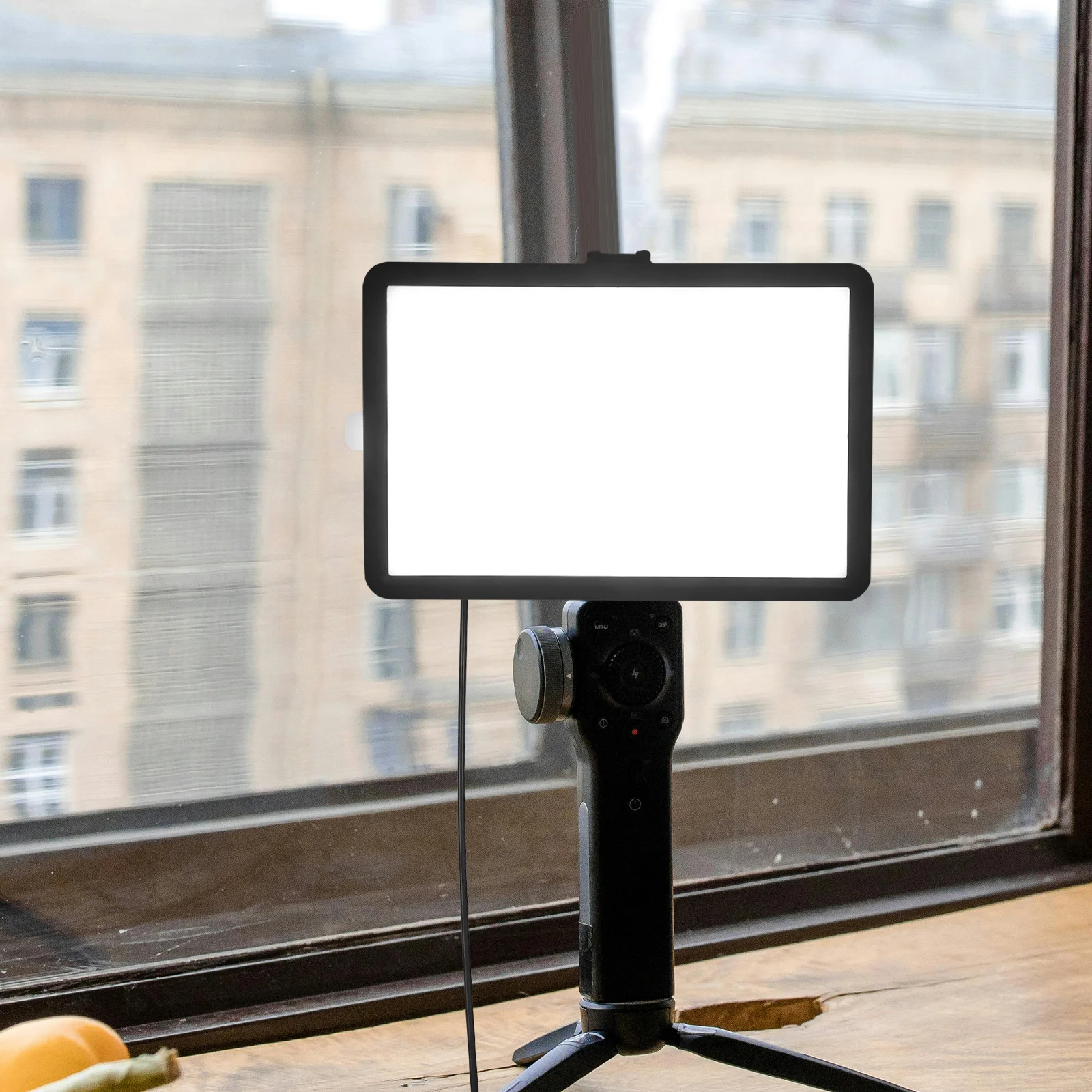 

1Set Multi-Use Portable LED Video Photography Light Stable Mount for Laptop Tablet Camera Video Conference Photography Lights