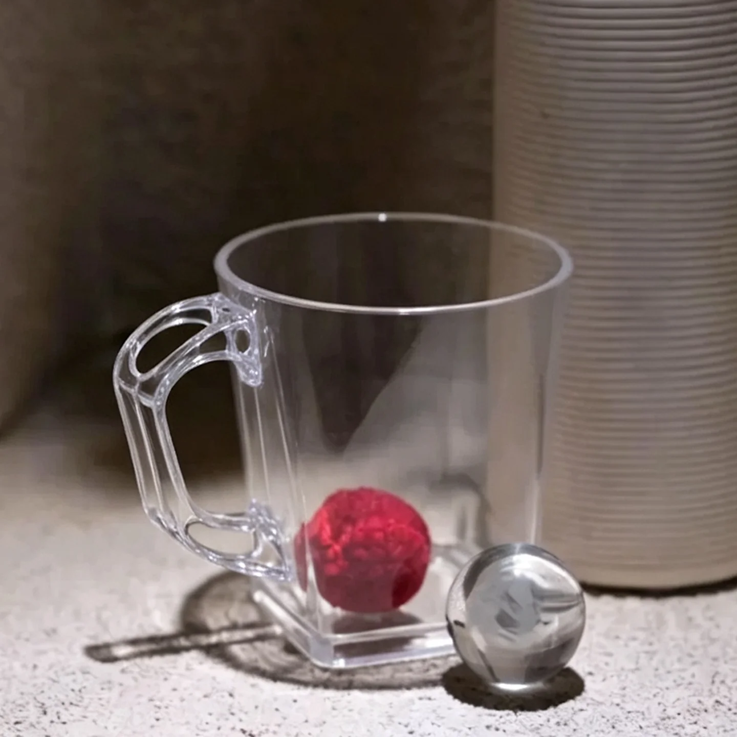 Transparente Zaubertricks: Visuell Durchsichtiger Becher & Ball verschwinden, Routine für Close-up- und Bühnenillusionen, Gimmicks, Mentalismus-Requisiten – Detail 2