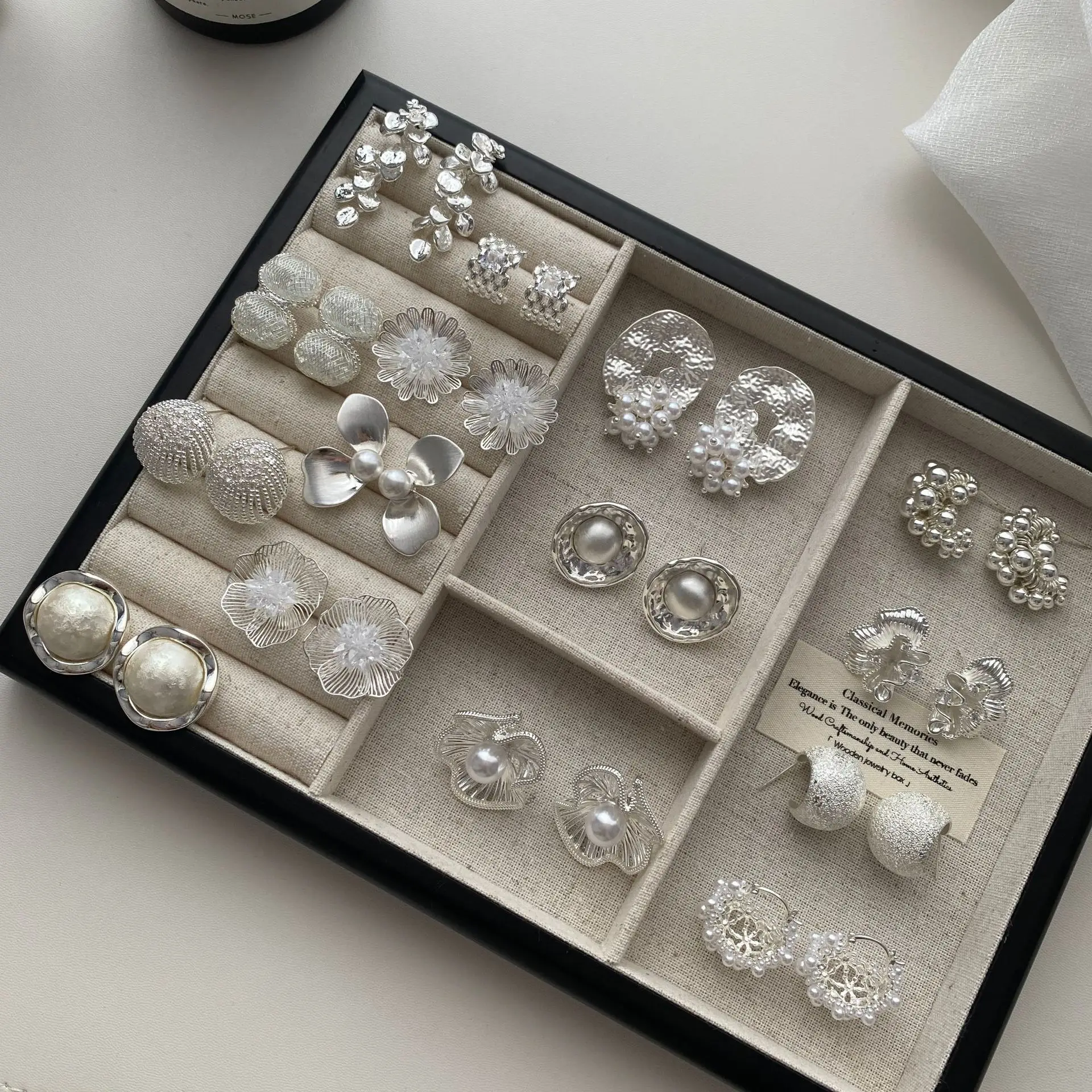 

European And American Trendy Instagram Style Metal Earrings With Unique And Niche Design High-end And Vintage Style Earrings