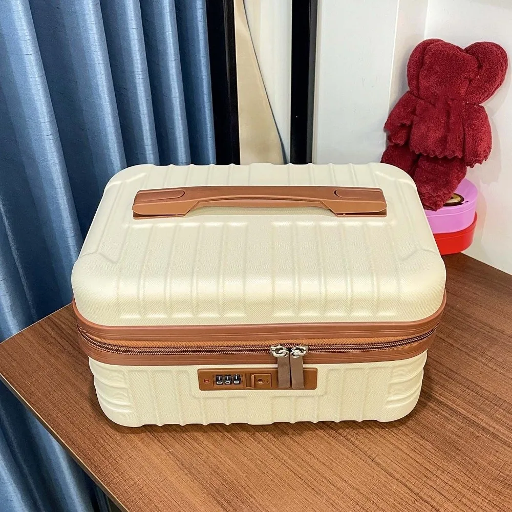 14インチのミニスーツケース。持ち運び可能な軽量コスメケース。耐久性があり、コンパクトなサイズで、手で持てるため、メイクアップアーティストにも最適。