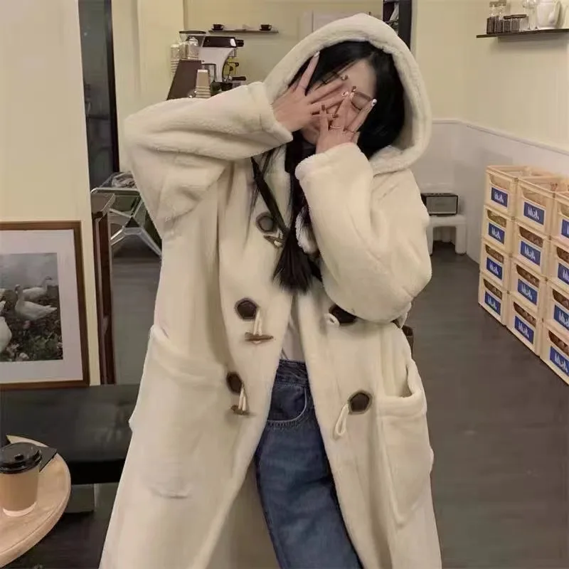 سترة صوف الضأن للنساء بجيوب امرأة خضراء ومقصورات تخزين وحوامل أوعية ونمط المودعات