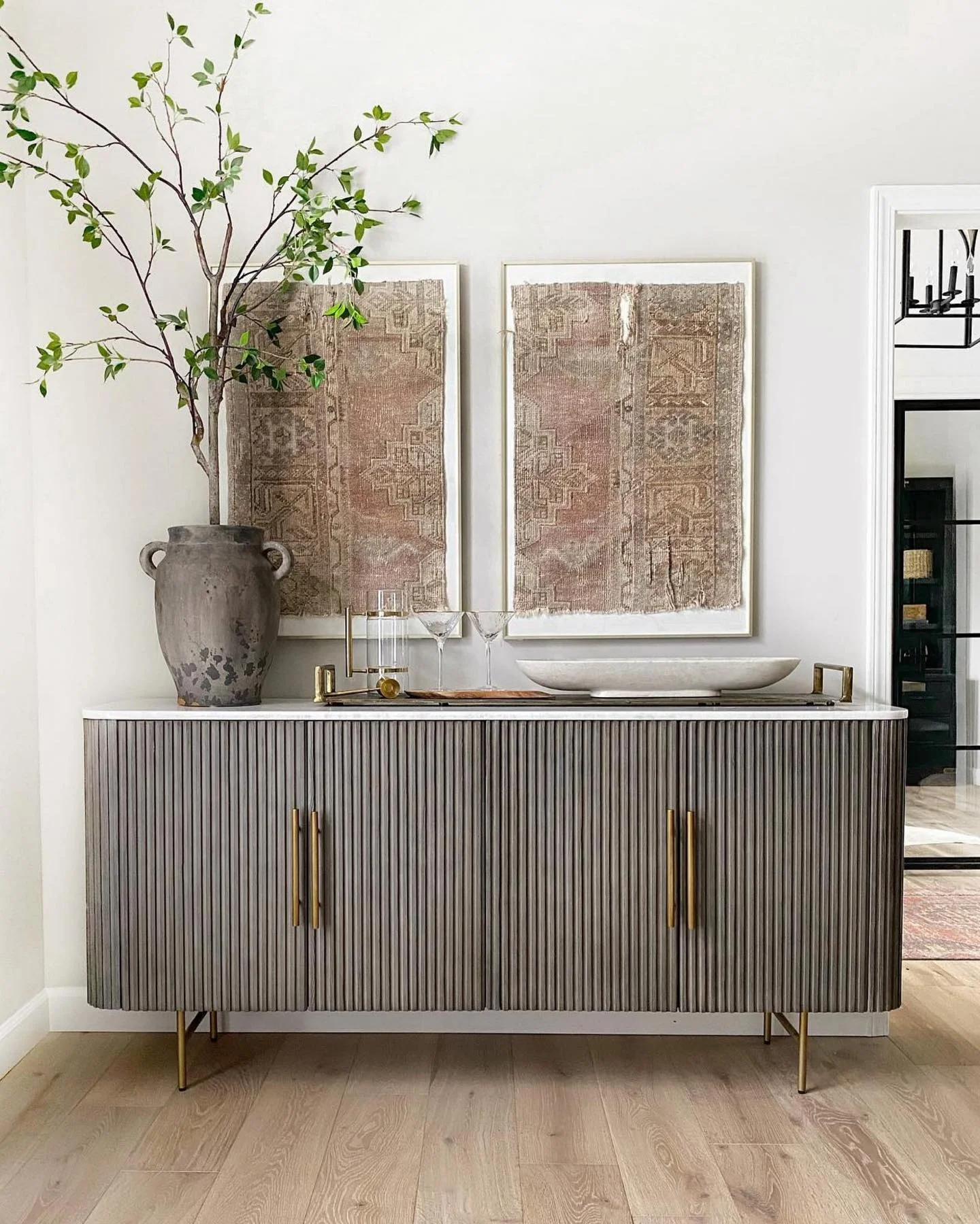 Modern Luxury Living Room Furniture Oak Finnley Sideboard with Wooden Control Table & Marble Top for Dining Room Buffet Cabinet