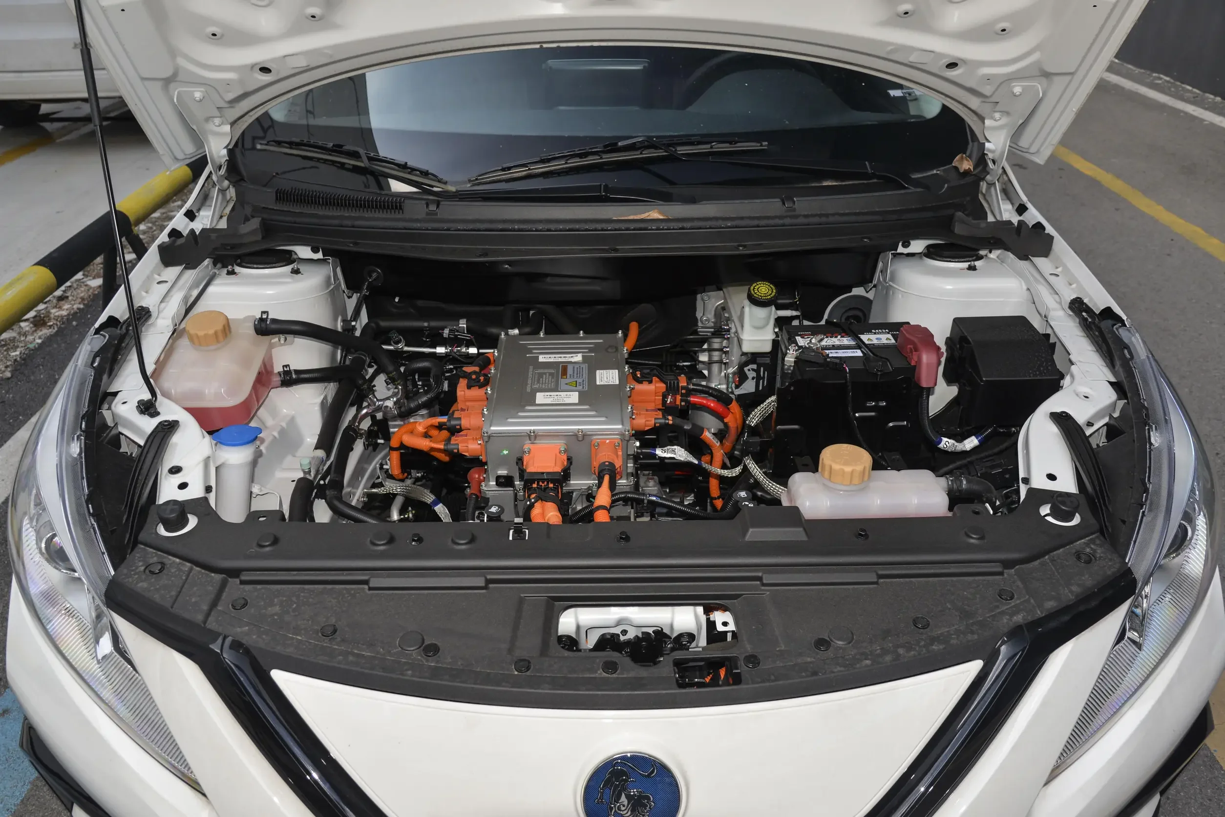 

1 комплект газовых стоек для ортопедического Jingyi S50 2014 г. 2014 г. переднего капота, модификация подъемной опоры, демпфер, опорные стержни амортизатора