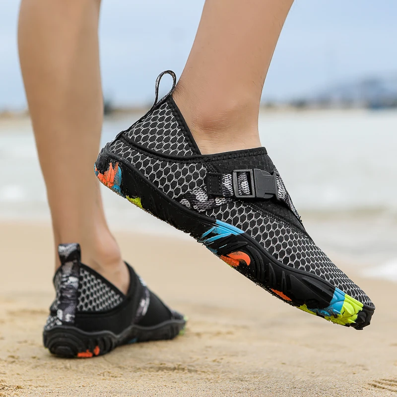 Zapatillas de deporte transpirables antideslizantes para exteriores para hombres y mujeres, zapatos de playa de secado rápido para vadear, zapatos de natación ligeros