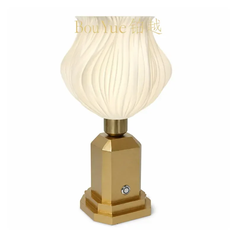 Modern Cream Style Rechargeable Night Light Luxury Table Lamp for Bedroom Bedside Restaurant Atmosphere Lighting Simple Decor
