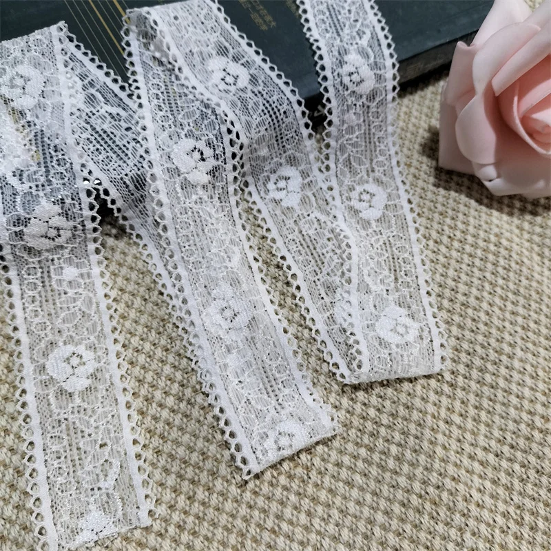 S1586 3CM WHITE ELASTIC AND SOFT LACE TRIM