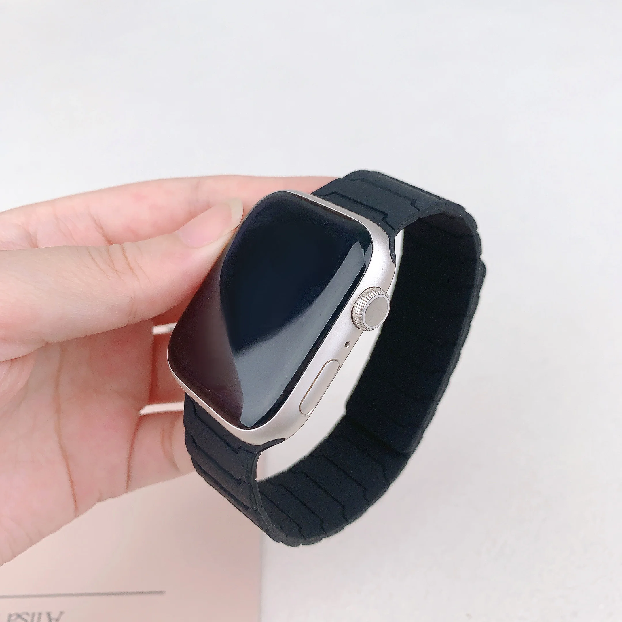 Magnetische Armbänder für Apple Watch 45mm 46mm 49mm 44mm 40mm 42mm Silikonarmband IWatch Serie 12 11 10 SE 9 8 7 Ultra 3 4 – Detail 5