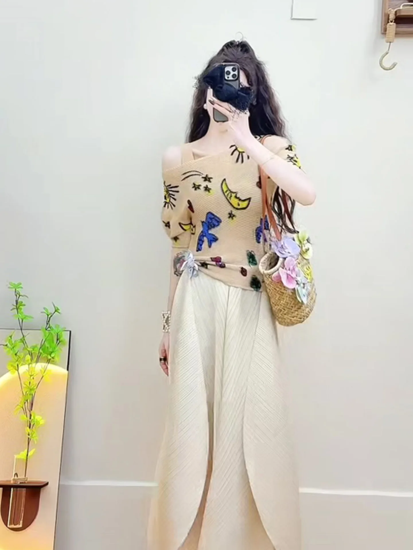 

High Waist Bouffant Design Short Sleeve Print Graffiti Japanese Style Top And Skirt Set Fashionable Spring Summer Women's Outfit