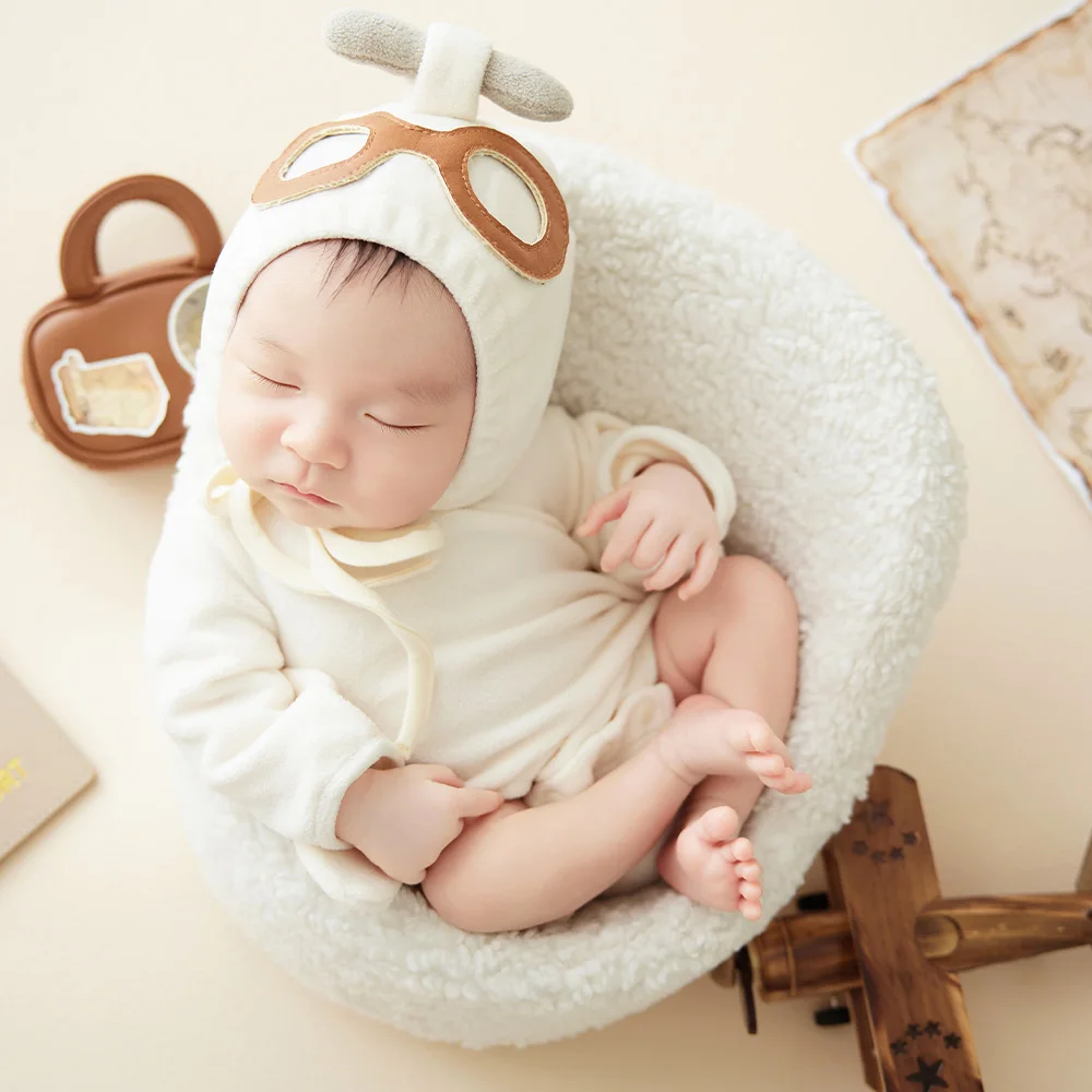 Pilot Explorer Theme Newborn Photography Costume Soft Moon Posing Pillow Aviator Romper Hat Studio Photo Props for Baby Shower