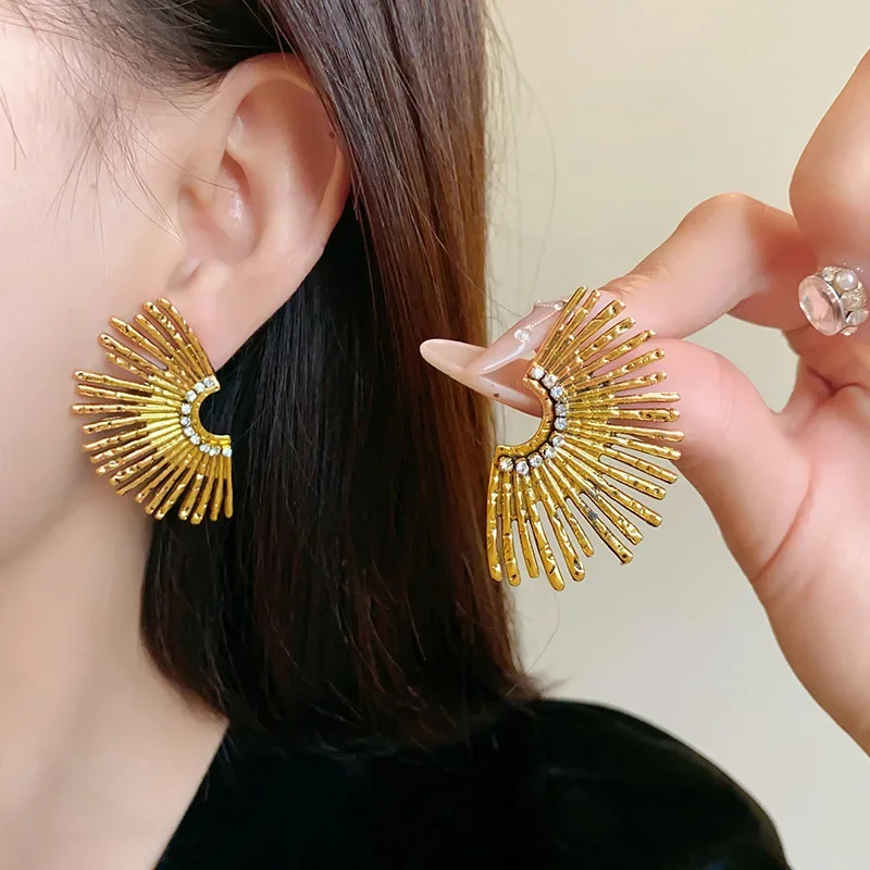 Inlaid Rhinestone Fan-shaped Wing Hollow Earrings for Women Exaggerated Stud  Earrings Light Luxury and High-end Wedding Jewelry