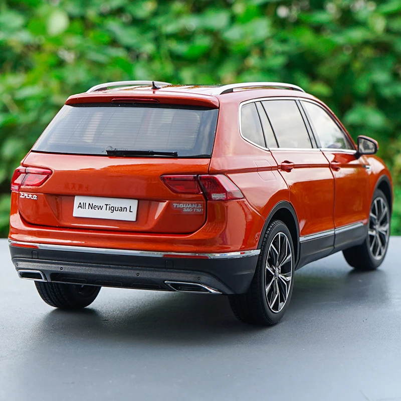 Original Diecast Alloy 1:18 Scale 2017 TIGUAN L Car Model Orange For Adult Classic Collection Gift Display Souvenir Ornament