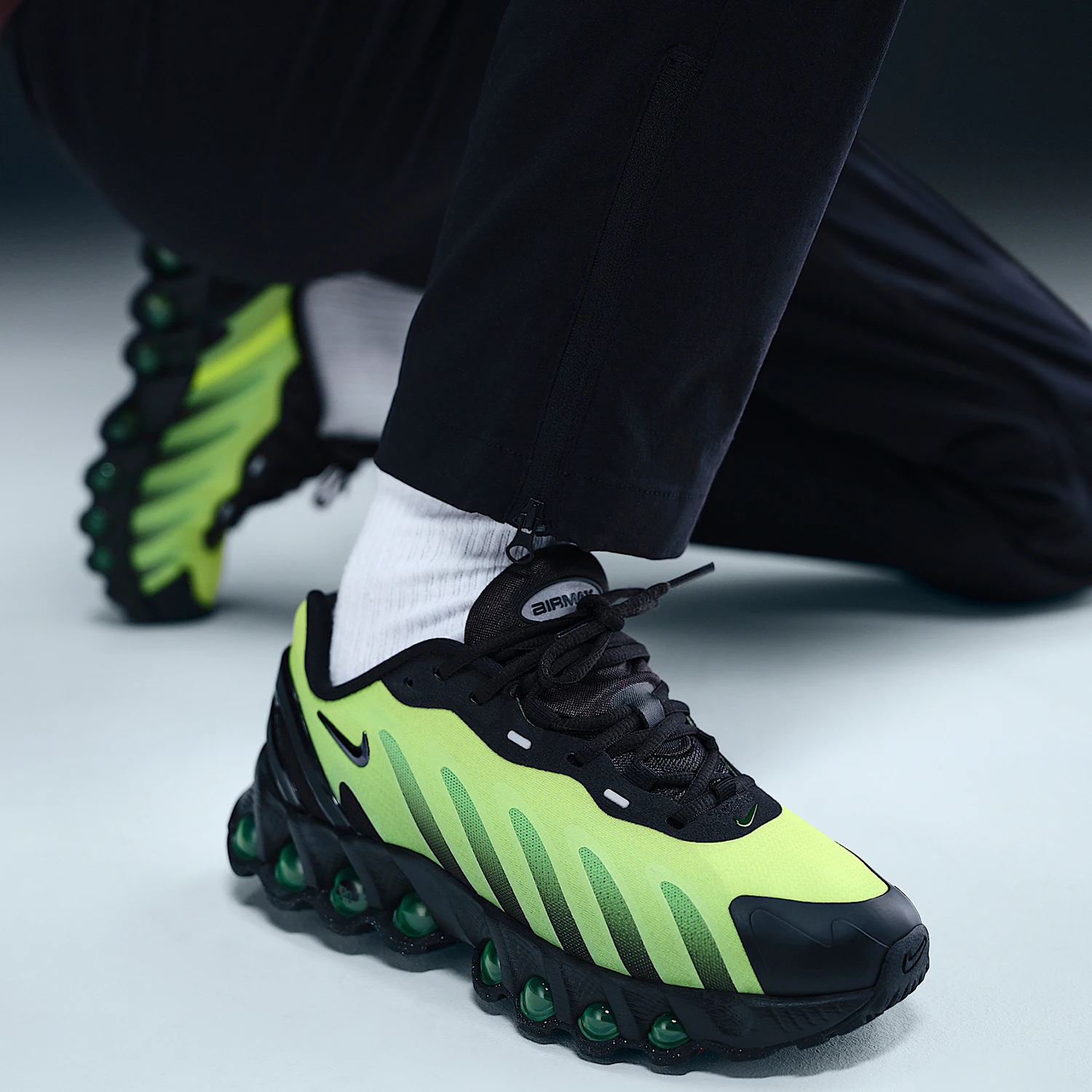 

Nike Authentic Air Max Dn8 GS Women's Kids Fashion Sports Shoes HV5258-001