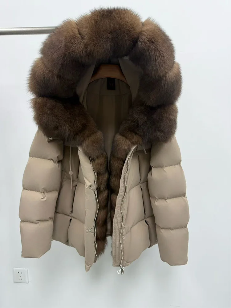 2025 Cappotto invernale da donna in piuma d'oca naturale Collo in vera pelliccia di volpe Giacca con cappuccio da donna Cusual Parka Abbigliamento Outwear